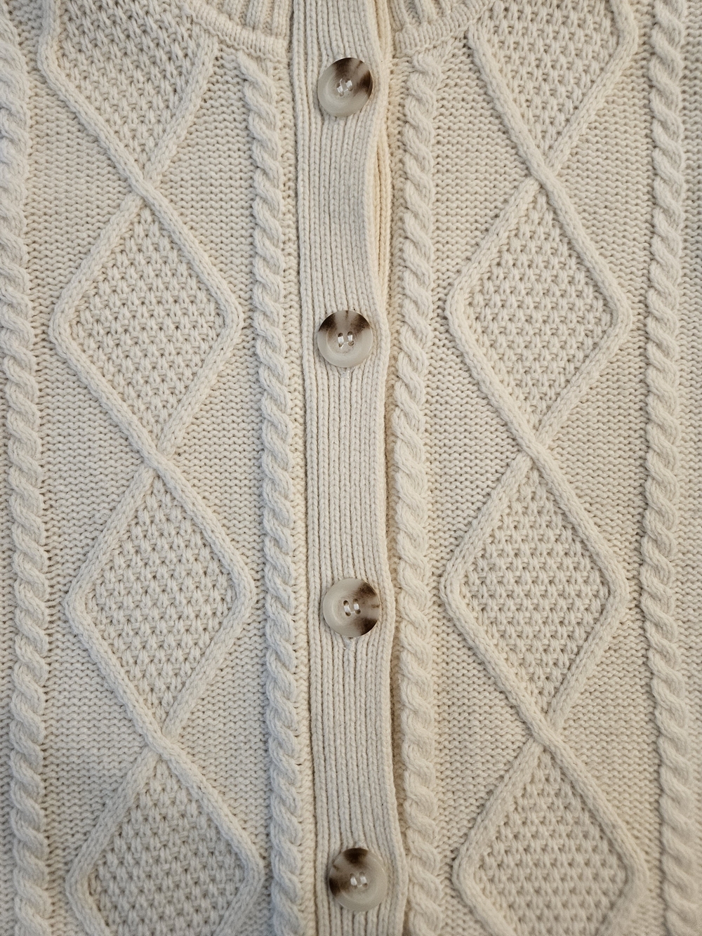 L.L. Bean Cream Cable-Knit Fisherman 80% Wool Cabincore Button Cardigan Sz. M - Picture 7 of 8